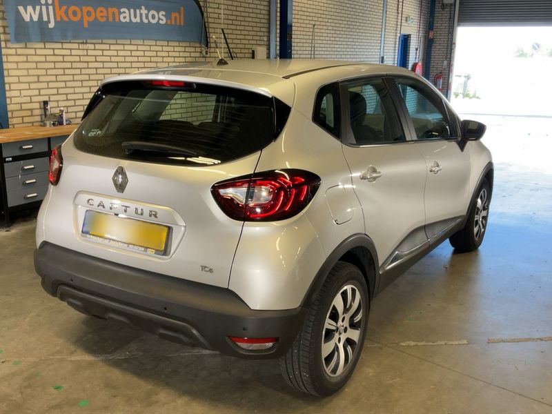 Renault Captur 0.9 TCe Life 2017 – снимка 8