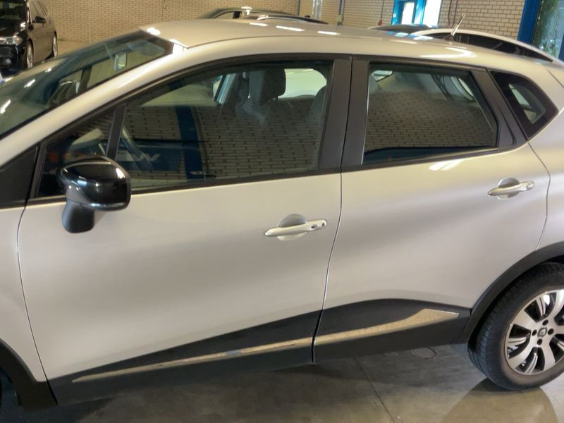 Renault Captur 0.9 TCe Life 2017 – снимка 4