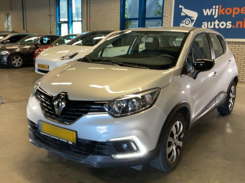 Renault Captur 0.9 TCe Life 2017 – снимка 2
