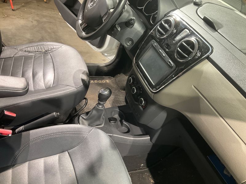 Dacia Lodgy 1.5 dCi Diesel Prestige 2016 – снимка 37