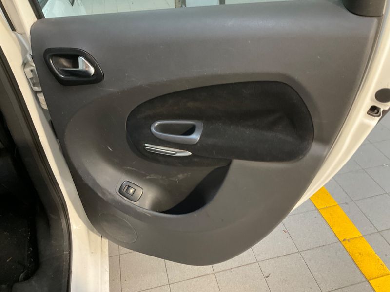 Citroen C3 Picasso 1.6 Blue-HDi Exclusive 2015 – снимка 34