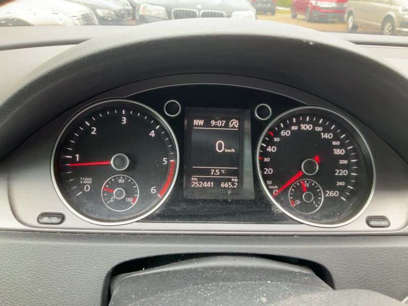 Volkswagen Passat 2.0 TDI Comfortline BlueMotion Tech 2013 – снимка 18