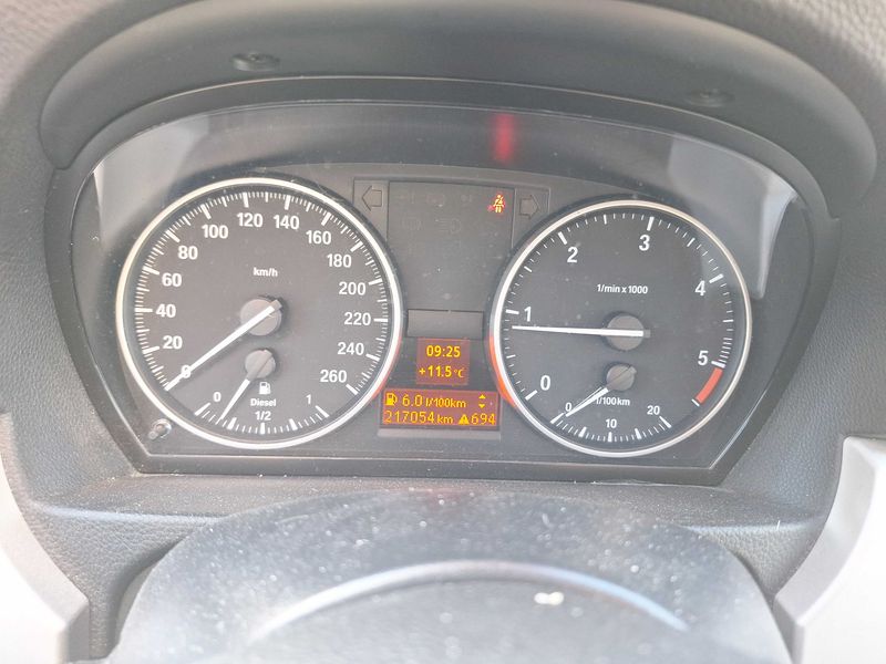 BMW 3er 318d 2010 – снимка 12