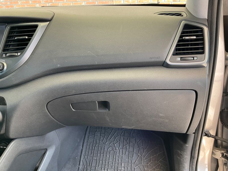 Hyundai Tucson 1.7 CRDi Sound Edition ISG 2WD 2018 – снимка 29