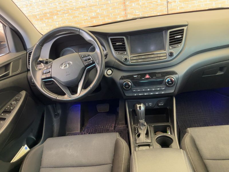 Hyundai Tucson 1.7 CRDi Sound Edition ISG 2WD 2018 – снимка 17