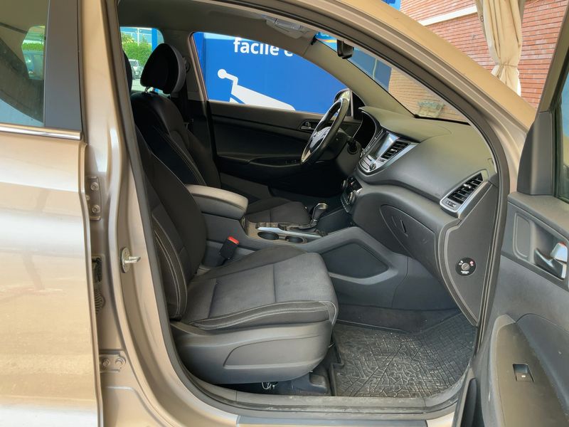 Hyundai Tucson 1.7 CRDi Sound Edition ISG 2WD 2018 – снимка 16