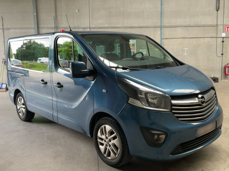 Opel Vivaro 1.6 CDTI Biturbo Combi L1H1 2,7t 2017 – снимка 12