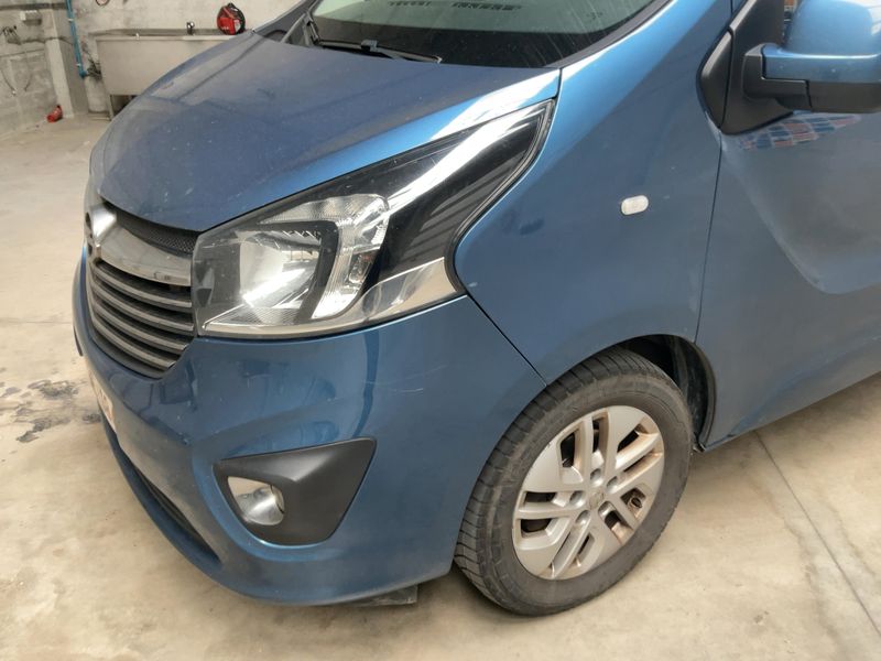 Opel Vivaro 1.6 CDTI Biturbo Combi L1H1 2,7t 2017 – снимка 2