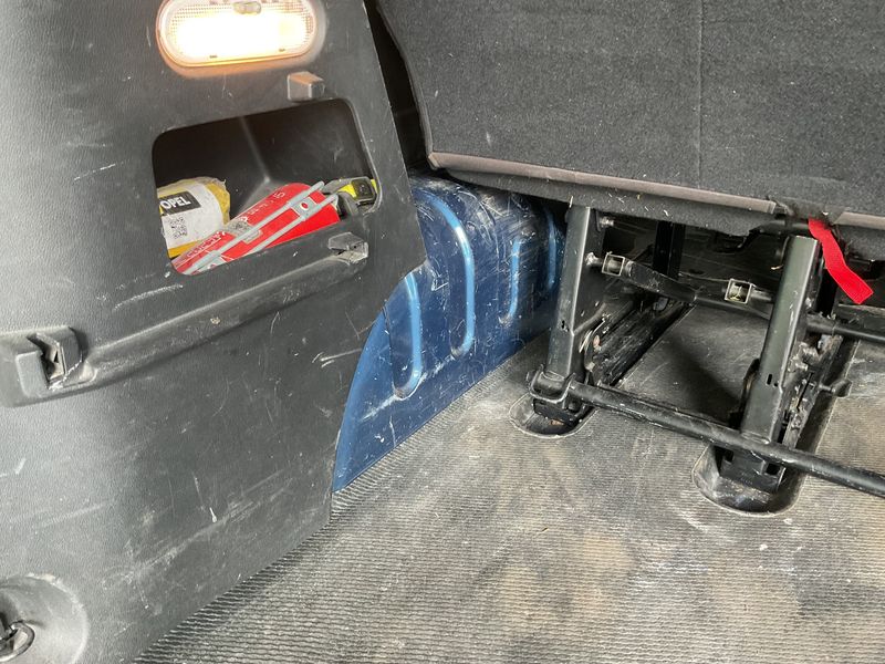 Opel Vivaro 1.6 CDTI Biturbo Combi L1H1 2,7t 2017 – снимка 30