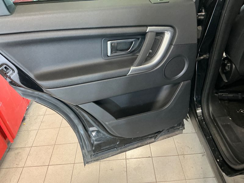 Land Rover Discovery Sport 2.0 Td4 SE AWD 2019 – снимка 32