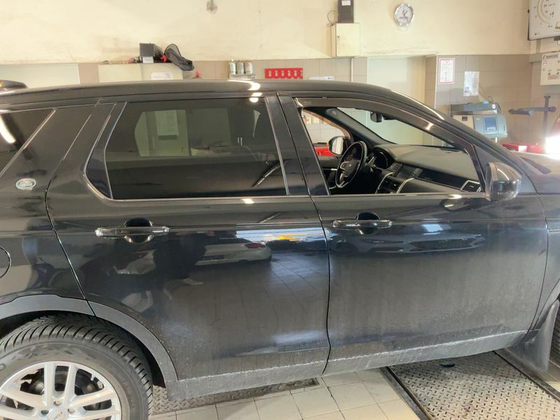 Land Rover Discovery Sport 2.0 Td4 SE AWD 2019 – снимка 10
