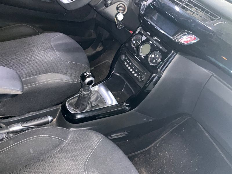 Citroen DS3 1.6 HDi SoChic 2015 – снимка 26