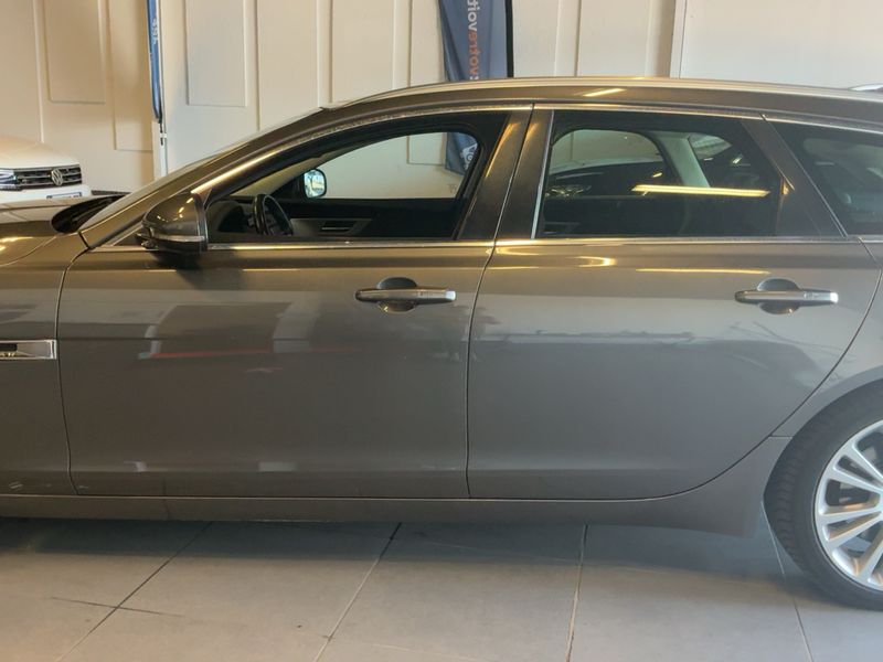 Jaguar XF 25d Portfolio AWD 2017 – снимка 4
