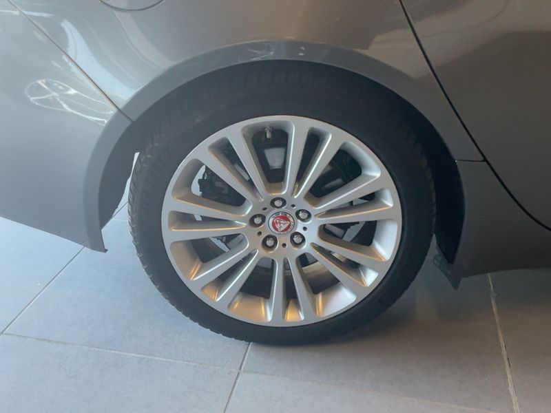 Jaguar XF 25d Portfolio AWD 2017 – снимка 9