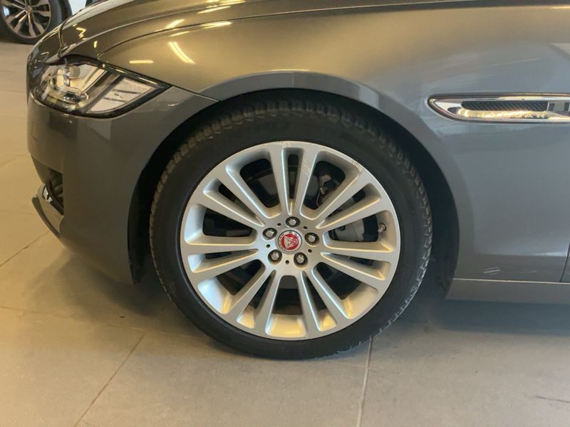 Jaguar XF 25d Portfolio AWD 2017 – снимка 3