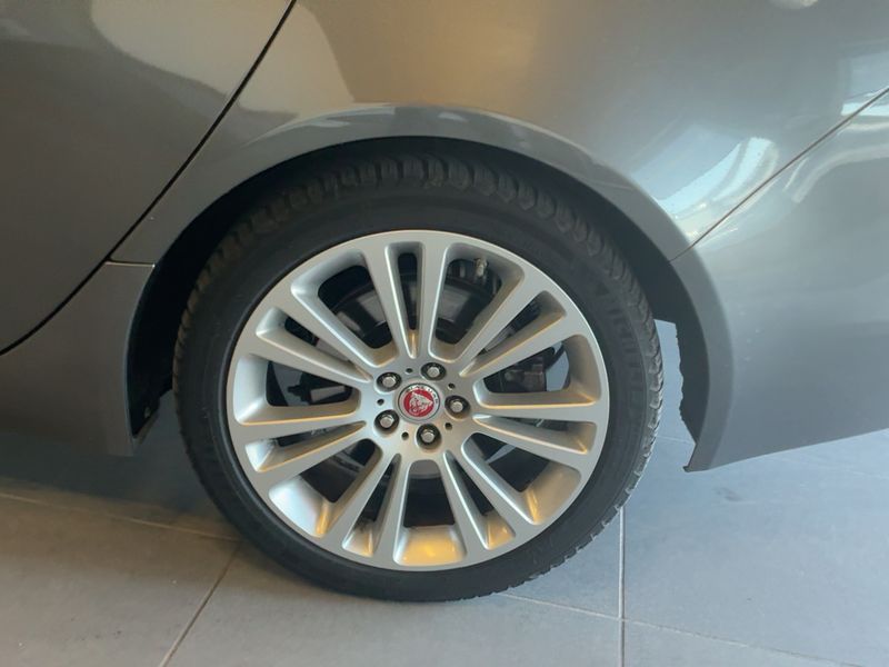 Jaguar XF 25d Portfolio AWD 2017 – снимка 5