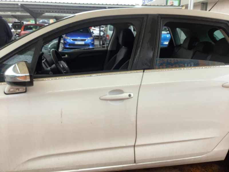 Citroen C4 1.6 Blue-HDi Feel Edition 2015 – снимка 4