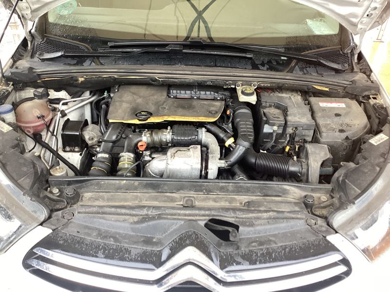 Citroen C4 1.6 Blue-HDi Feel Edition 2015 – снимка 24