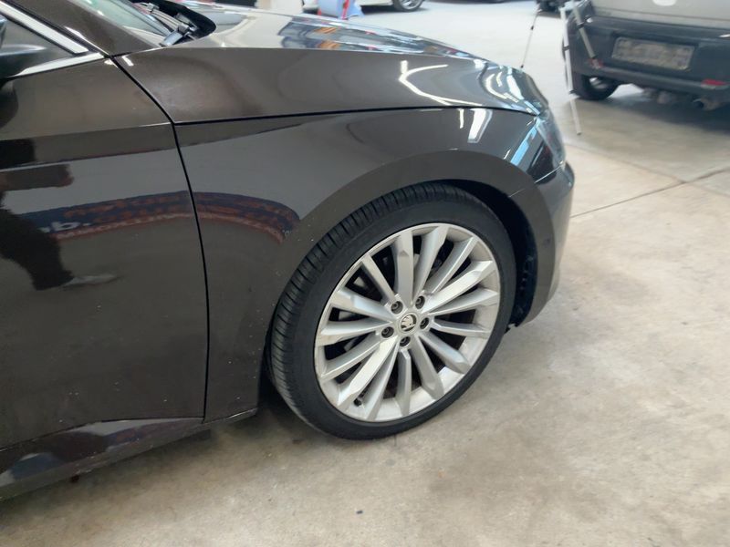 Skoda Superb 2.0 TDI Style 4x4 2015 – снимка 11