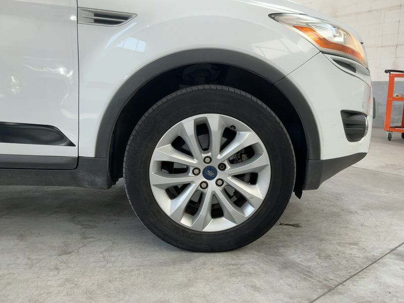 Ford Kuga 2.0 TDCi Titanium 2011 – снимка 11