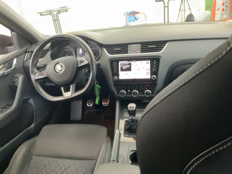 Skoda Octavia 2.0 TDI RS 2018 – снимка 18