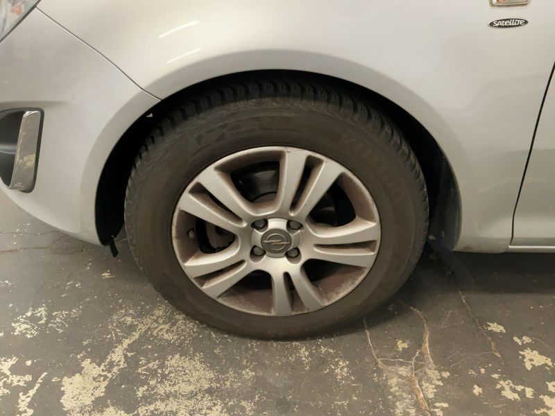 Opel Corsa 1.4 Satellite 2011 – снимка 3