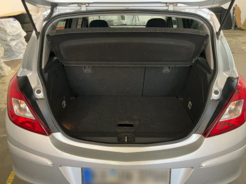 Opel Corsa 1.4 Satellite 2011 – снимка 15