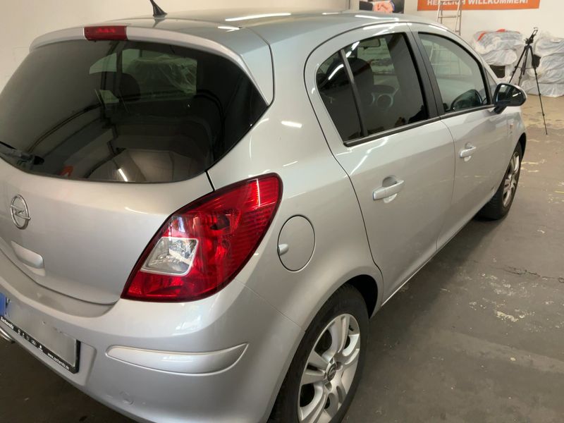 Opel Corsa 1.4 Satellite 2011 – снимка 8