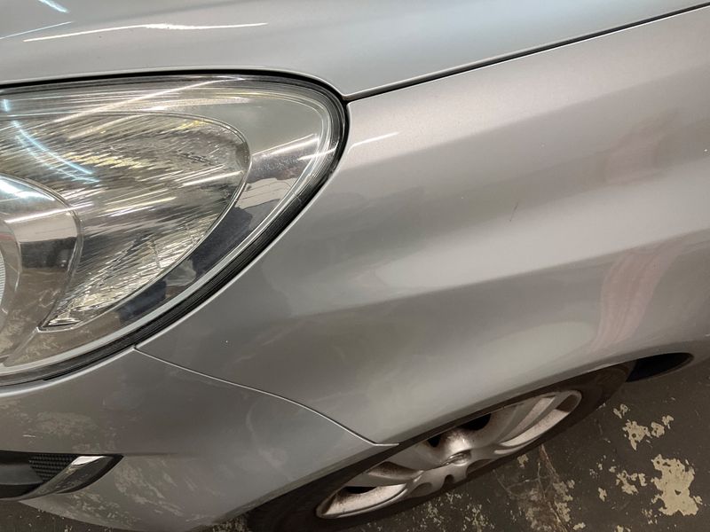 Opel Corsa 1.4 Satellite 2011 – снимка 23