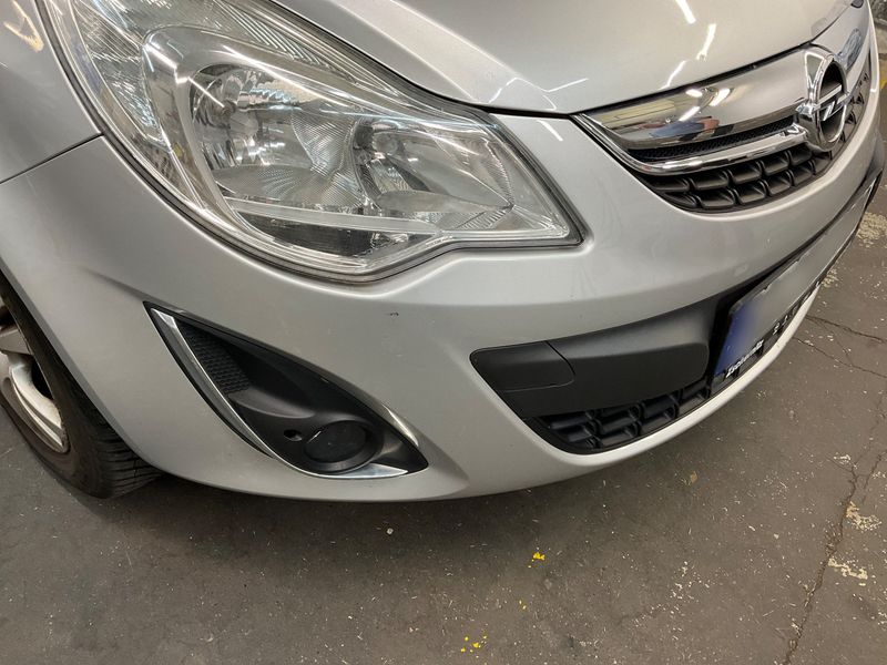 Opel Corsa 1.4 Satellite 2011 – снимка 26