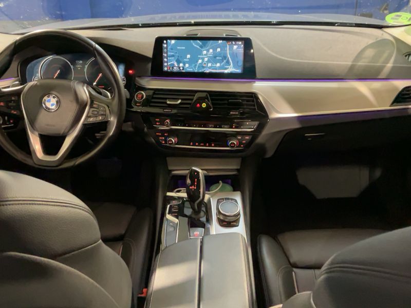 BMW 5er 530d xDrive Sport Line 2017 – снимка 17