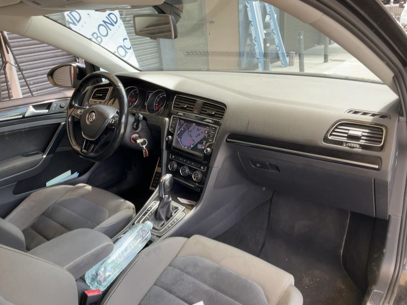 Volkswagen Golf VII 2.0 TDI Sport BlueMotion Tech 2014 – снимка 17