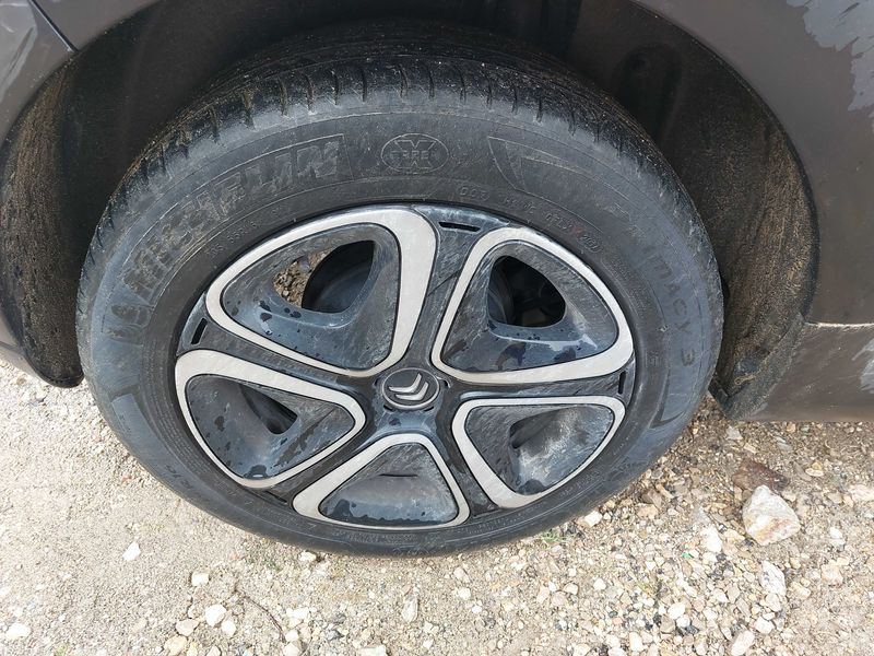 Citroen C3 1.2 PureTech Shine 2017 – снимка 38
