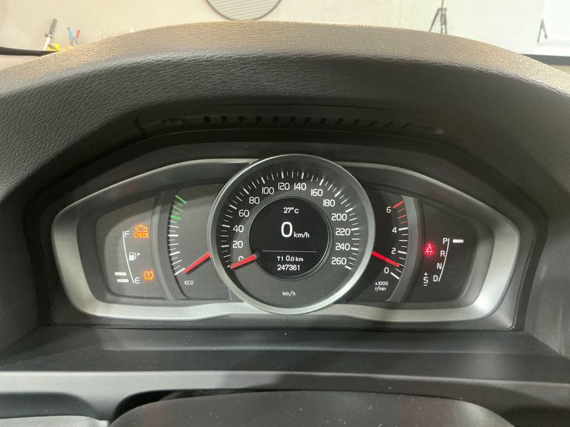 Volvo S60 2.0 D4 Kinetic 2015 – снимка 18