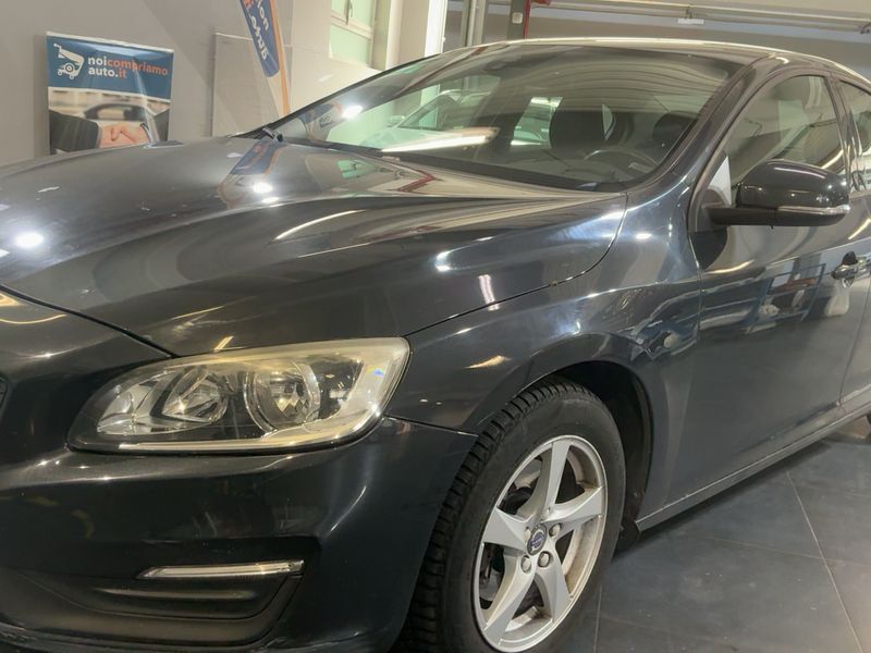 Volvo S60 2.0 D4 Kinetic 2015 – снимка 2
