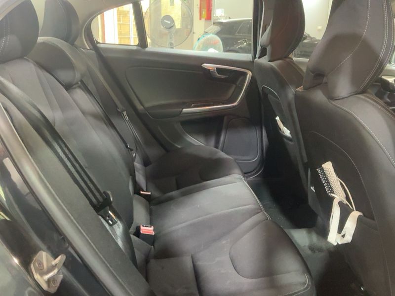 Volvo S60 2.0 D4 Kinetic 2015 – снимка 19