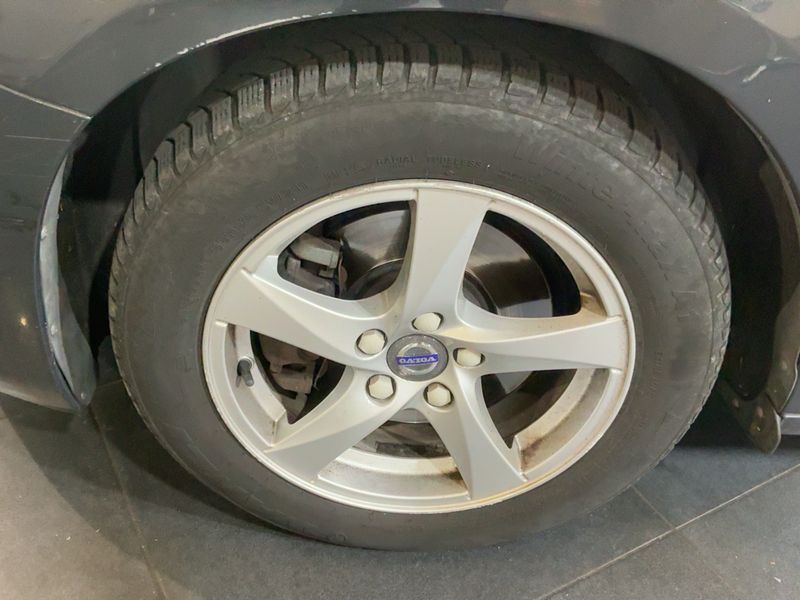Volvo S60 2.0 D4 Kinetic 2015 – снимка 3