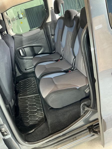 Peugeot Partner 1.6 HDi Active 2013 – снимка 43
