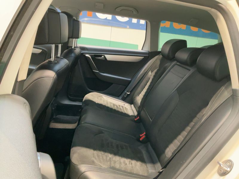 Volkswagen Passat 2.0 TSI Highline 2011 – снимка 20