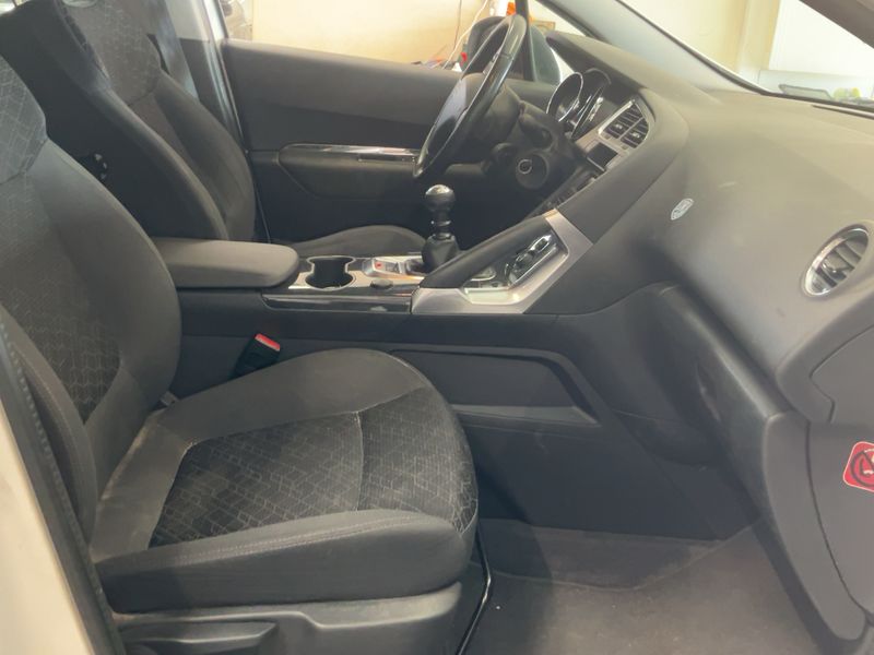 Peugeot 3008 1.6 Blue-HDi Active 2015 – снимка 16