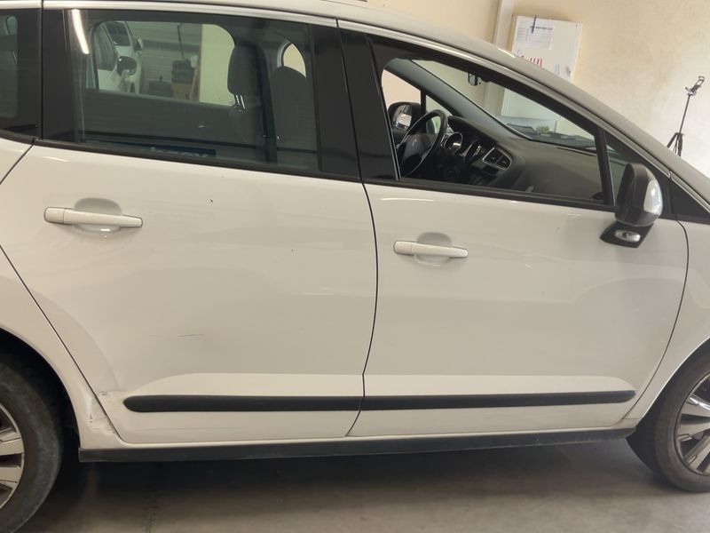 Peugeot 3008 1.6 Blue-HDi Active 2015 – снимка 10