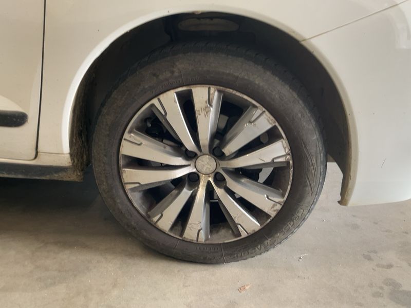 Peugeot 3008 1.6 Blue-HDi Active 2015 – снимка 11