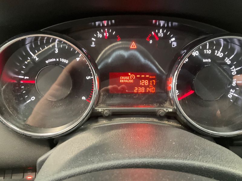 Peugeot 3008 1.6 Blue-HDi Active 2015 – снимка 18