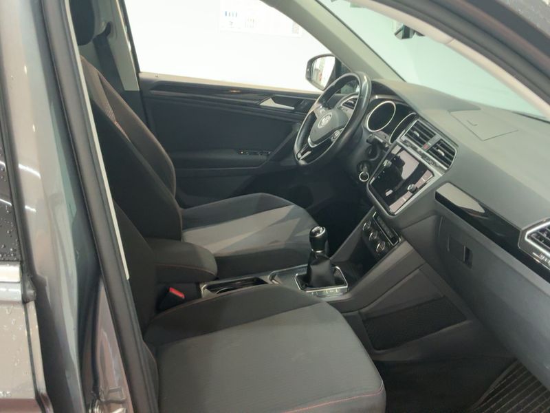 Volkswagen Tiguan 2.0 TDI Sound BlueMotion Tech 2017 – снимка 17