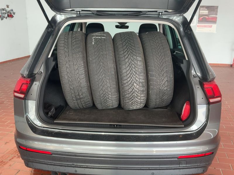 Volkswagen Tiguan 2.0 TDI Sound BlueMotion Tech 2017 – снимка 16