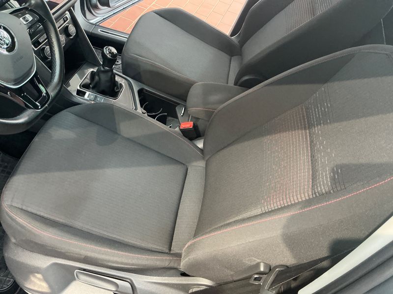 Volkswagen Tiguan 2.0 TDI Sound BlueMotion Tech 2017 – снимка 27