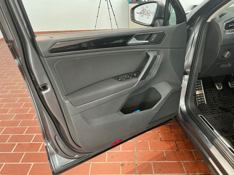 Volkswagen Tiguan 2.0 TDI Sound BlueMotion Tech 2017 – снимка 24