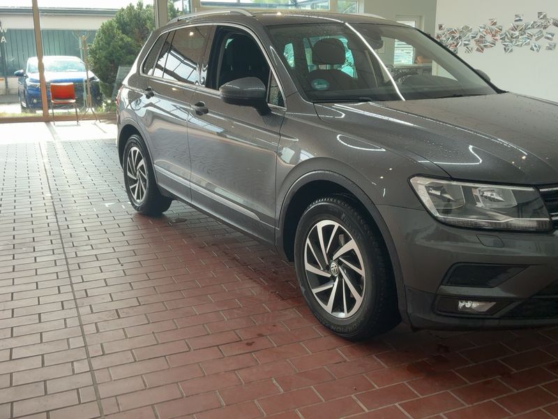 Volkswagen Tiguan 2.0 TDI Sound BlueMotion Tech 2017 – снимка 12