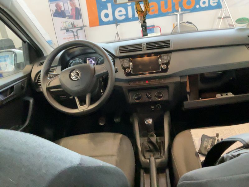Skoda Fabia 1.0 MPI Cool Plus 2019 – снимка 18
