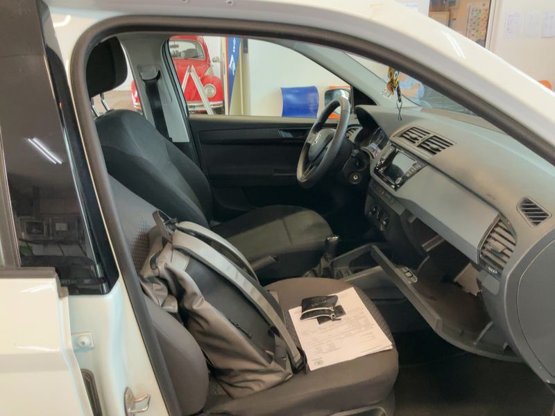 Skoda Fabia 1.0 MPI Cool Plus 2019 – снимка 17